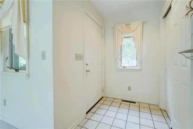 $364,900 | 44 Colonial Circle, Perinton, NY 14450