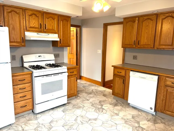 $2,850 | 55 Port Norfolk Street, Unit 3, Boston, MA 02122