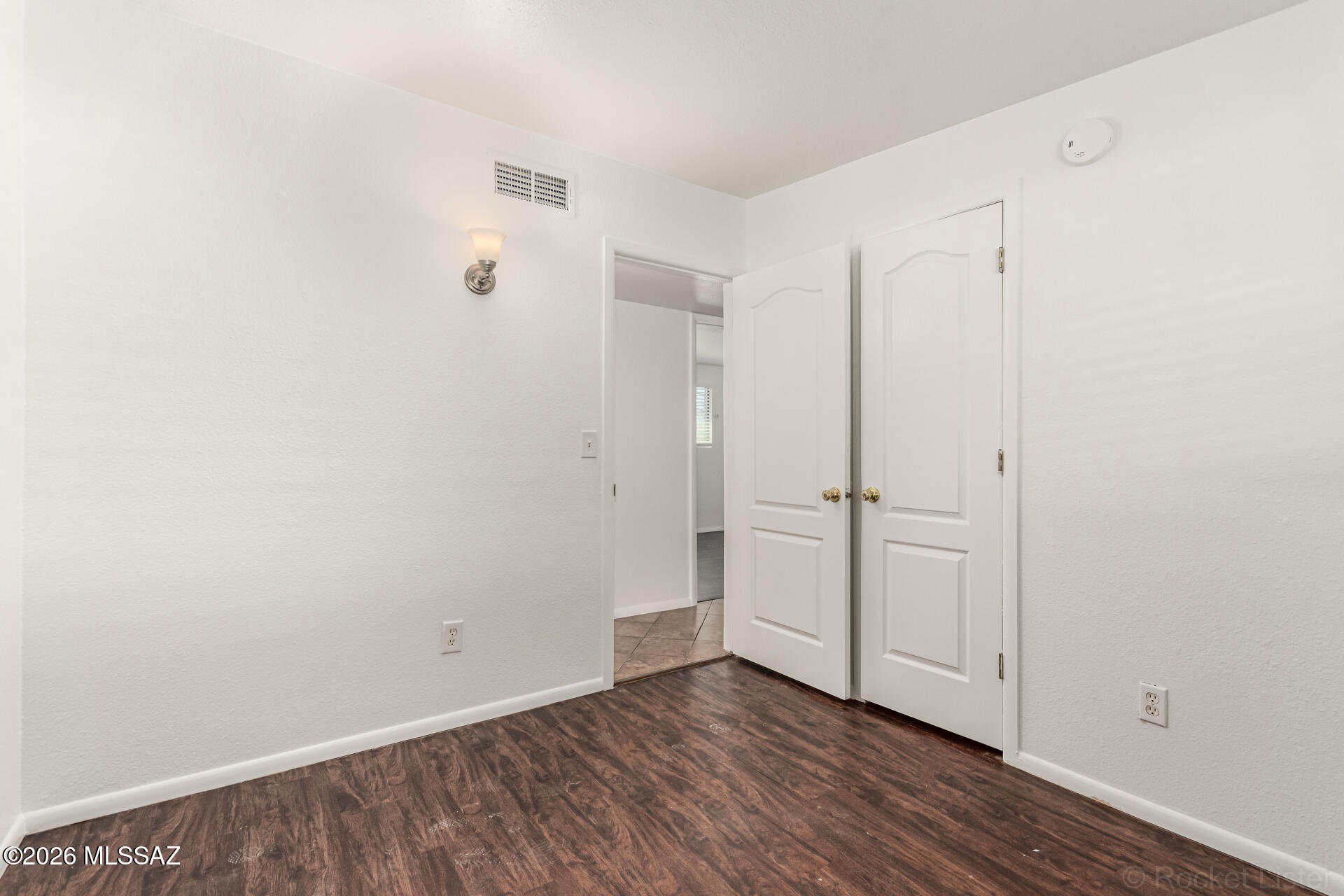 17 East Los Reales Road Tucson, AZ 85756 - Photo 15 of 27 a view of an empty room