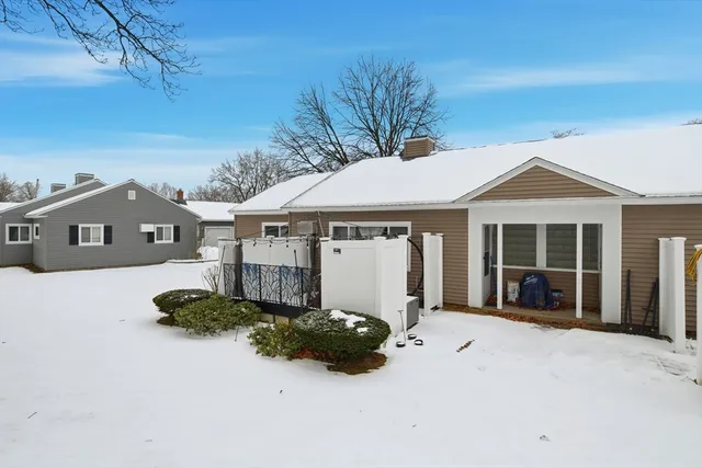 $240,000 | 37 Greenwood Terrace, Unit 37, Chicopee, MA 01022