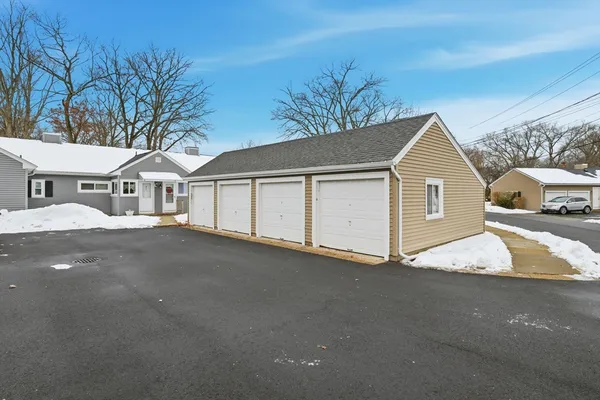 $235,000 | 37 Greenwood Terrace, Unit 37, Chicopee, MA 01022