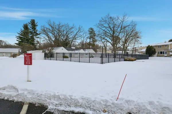 $235,000 | 37 Greenwood Terrace, Unit 37, Chicopee, MA 01022