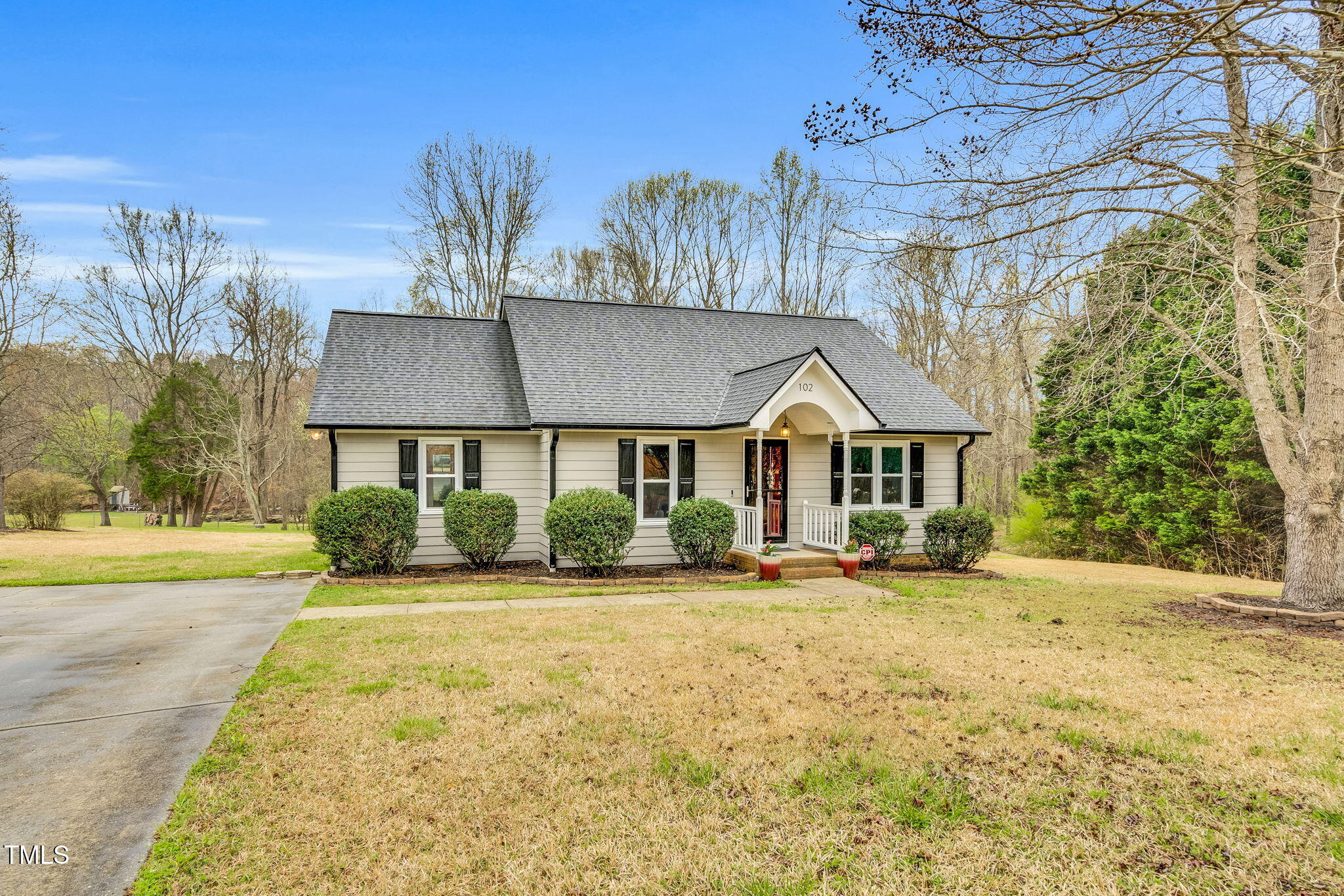 102 Steven Place Benson, NC 27504 - Photo 3 of 30 3-web-or-mls-DSC06094