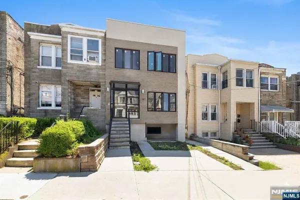 $1,299,000 | 141 Beach Street, Jersey City, NJ 07307