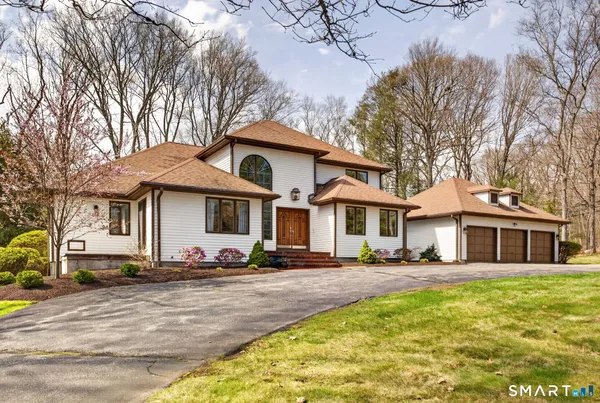 $1,095,000 | 2 Davis Road, Woodbridge, CT 06525