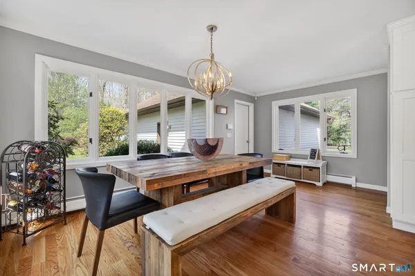 $1,095,000 | 2 Davis Road, Woodbridge, CT 06525