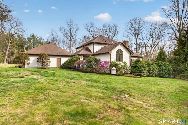 $1,095,000 | 2 Davis Road, Woodbridge, CT 06525