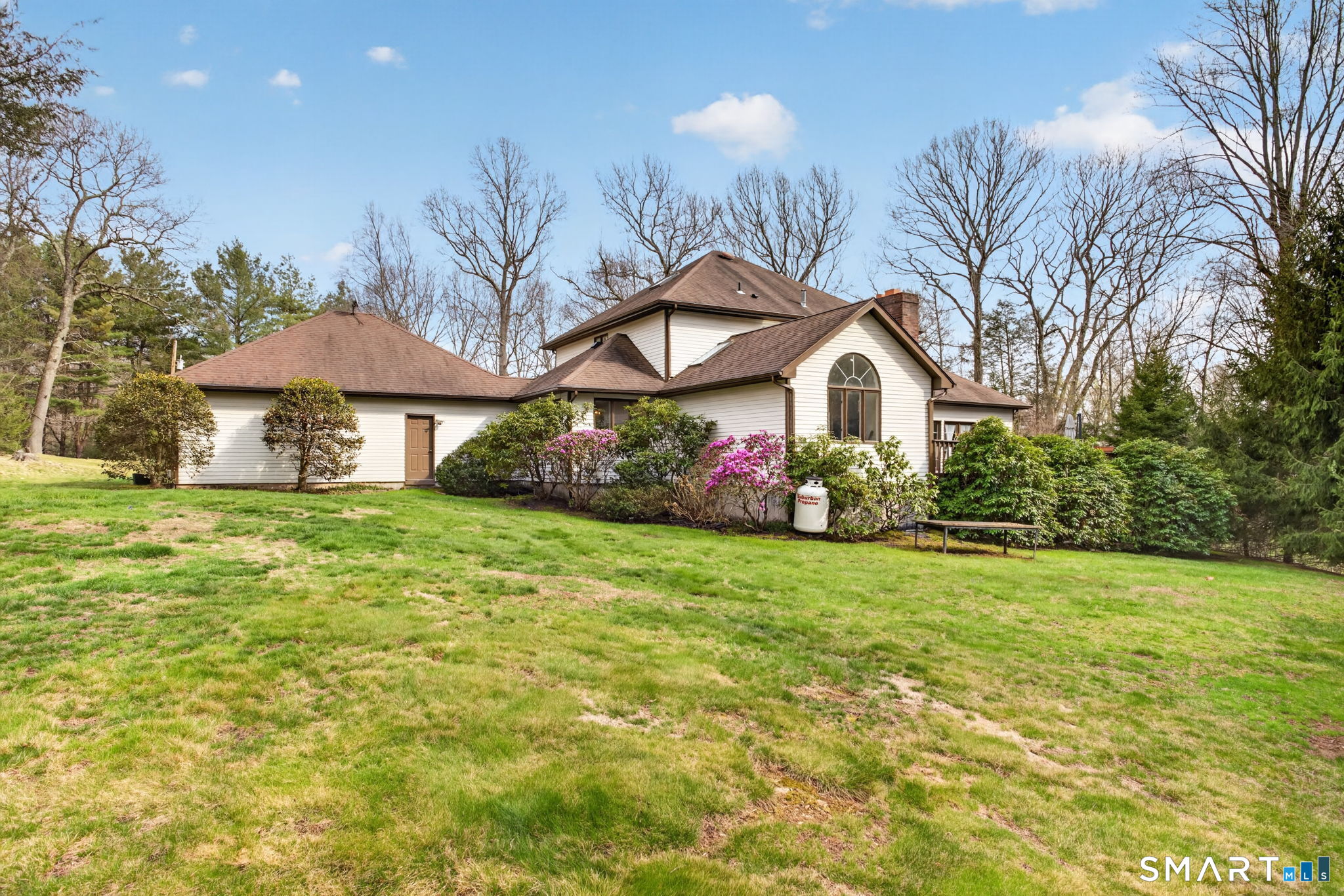 2 Davis Road Woodbridge, CT 06525 - Photo 2 of 40