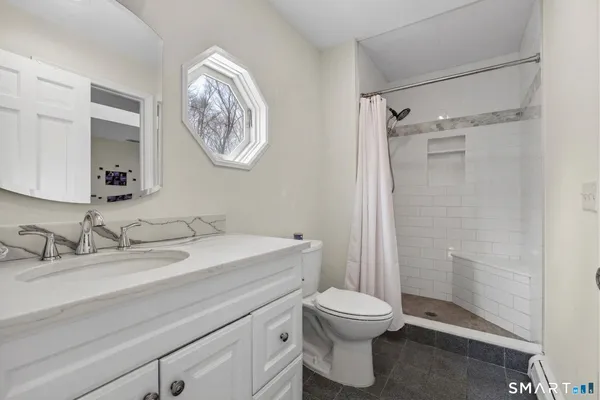 $1,095,000 | 2 Davis Road, Woodbridge, CT 06525