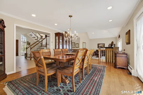 $1,095,000 | 2 Davis Road, Woodbridge, CT 06525