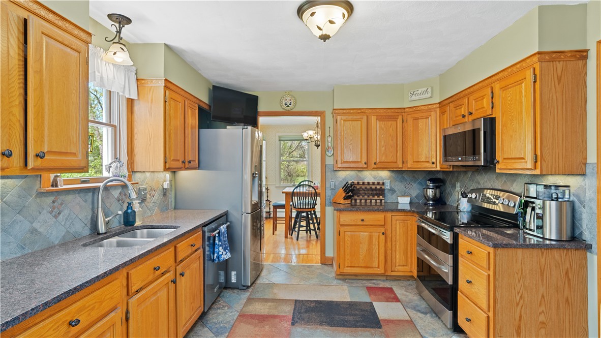 55 Fishing Cove Road North Kingstown, RI 02852 - Photo 15 of 50
