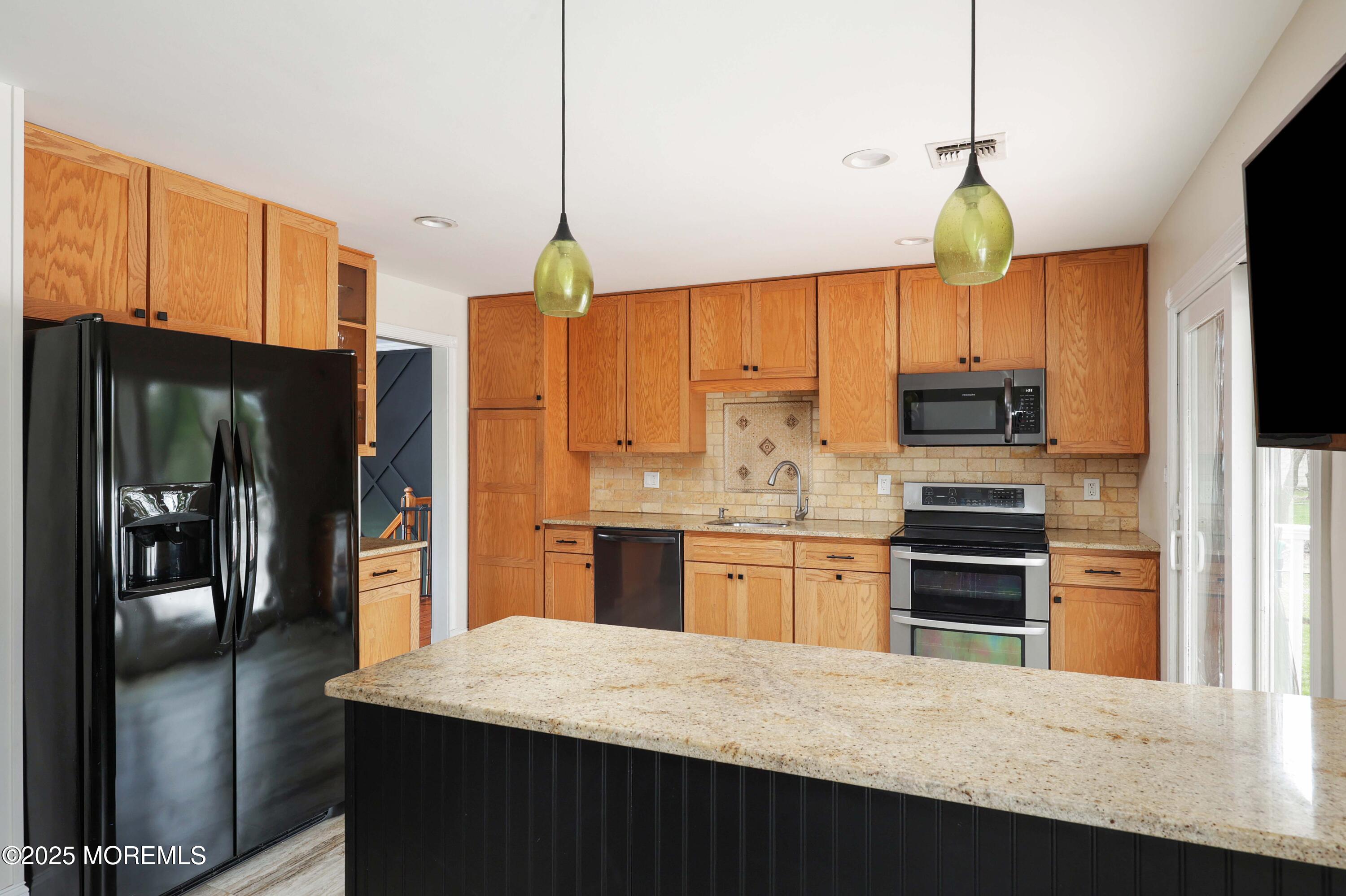 43 Tanglewood Road Middletown, NJ 07748 - Photo 9 of 36 758A4000