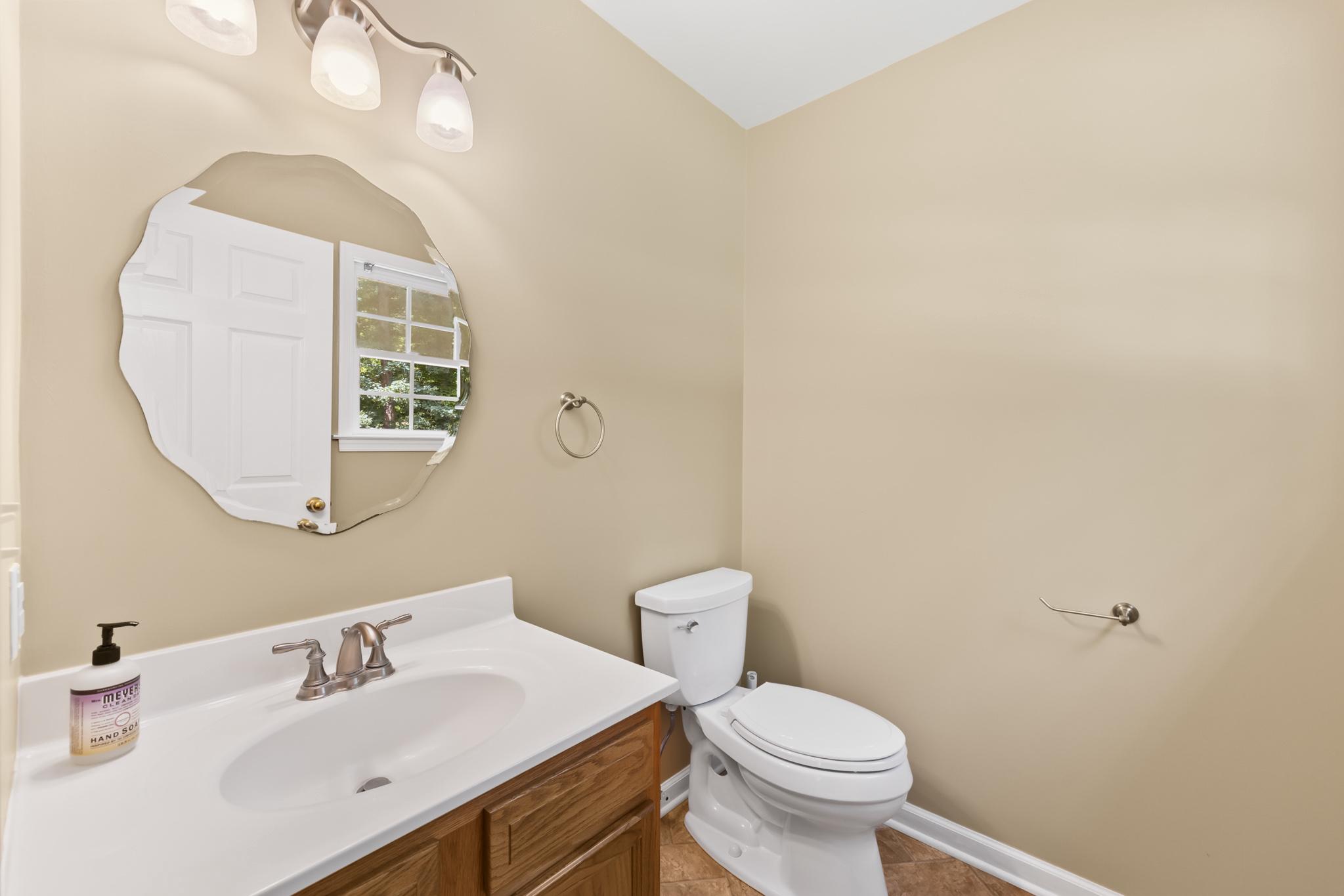 4771 South Blue Ridge Turnpike Rochelle, VA 22738 - Photo 18 of 38 Master 1/2 Bath