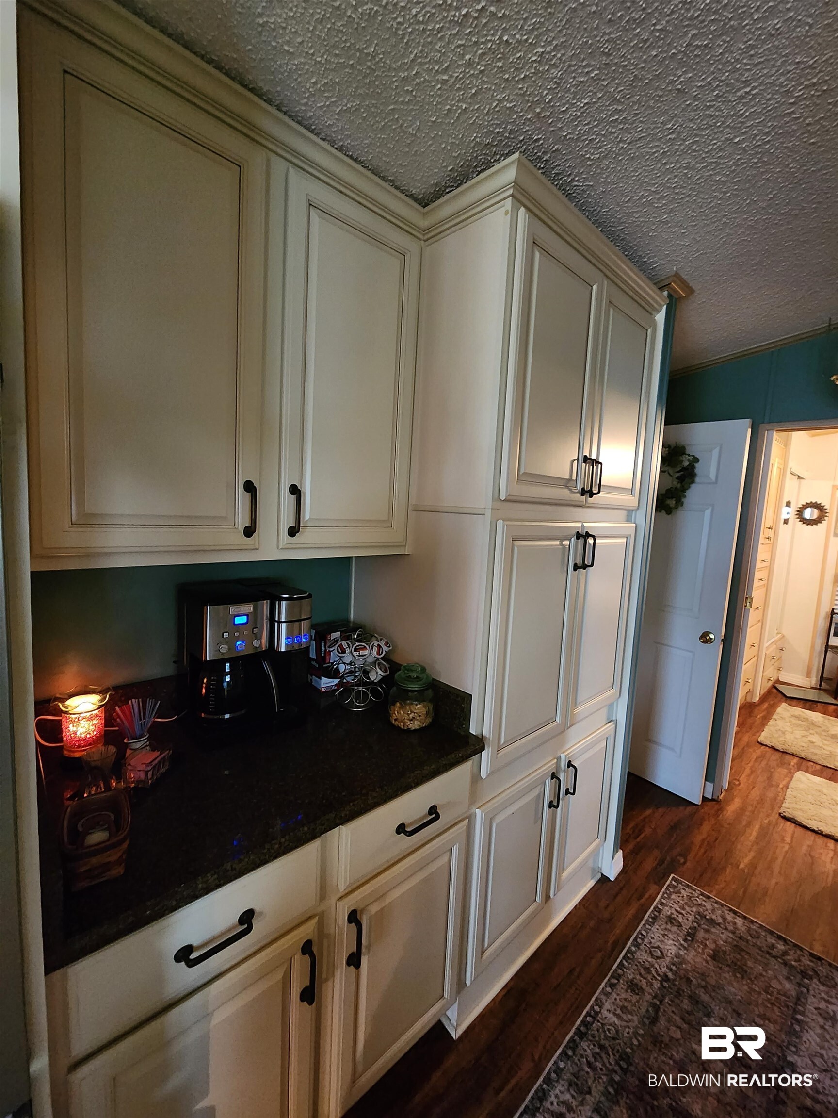440 Elberta Loop Lillian, AL 36549 - Photo 11 of 40 Kitchen/coffee bar