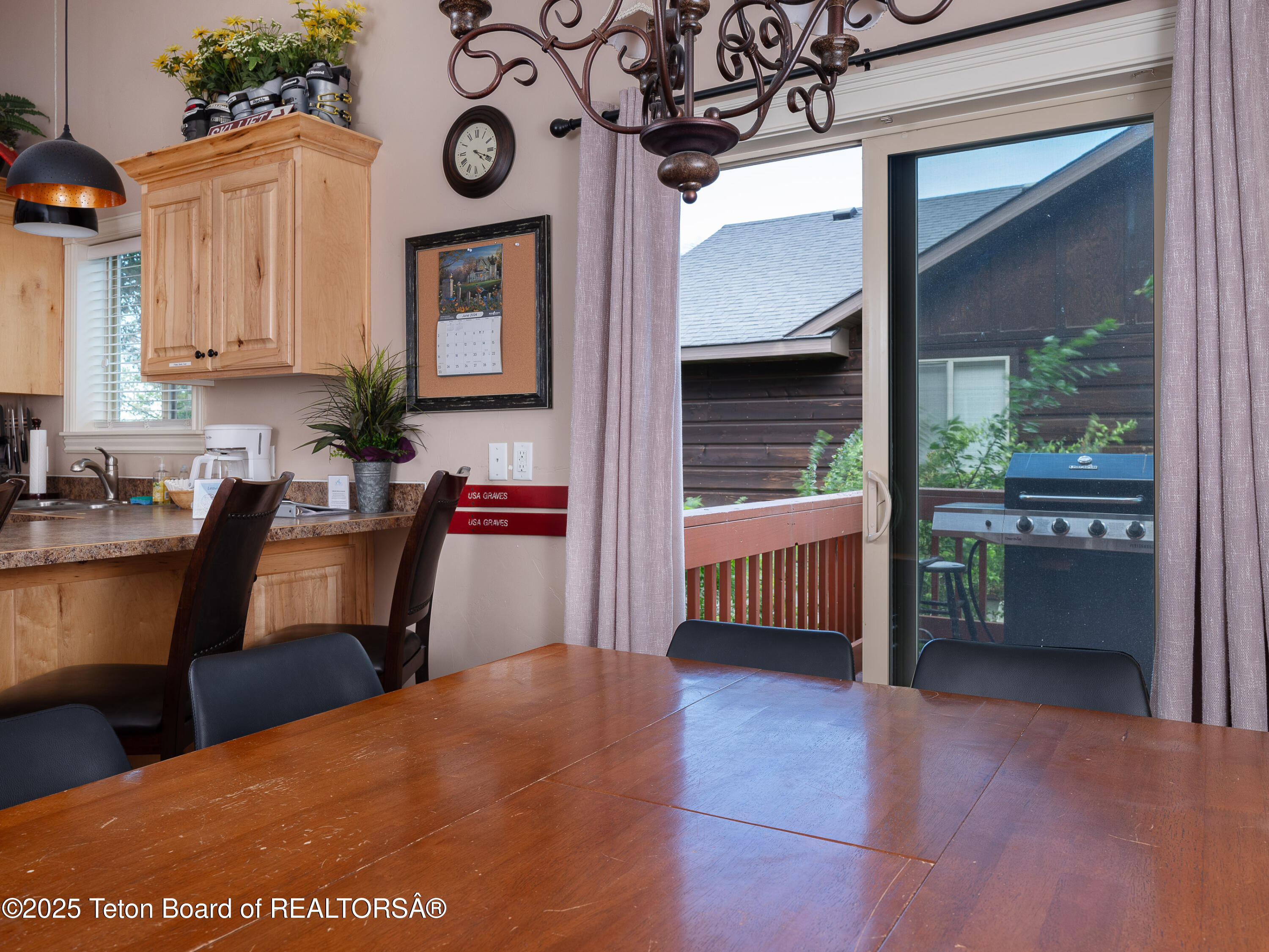 525 Booshway Street Driggs, ID 83422 - Photo 6 of 24 05 Dining Grill