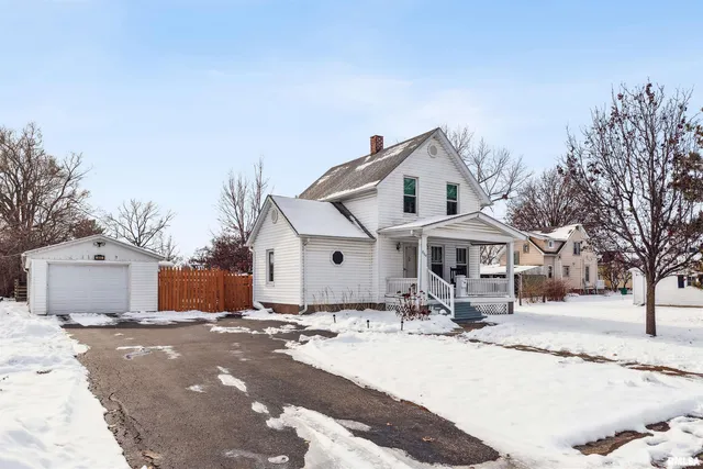 $89,000 | 864 West Grove Street, Galesburg, IL 61401