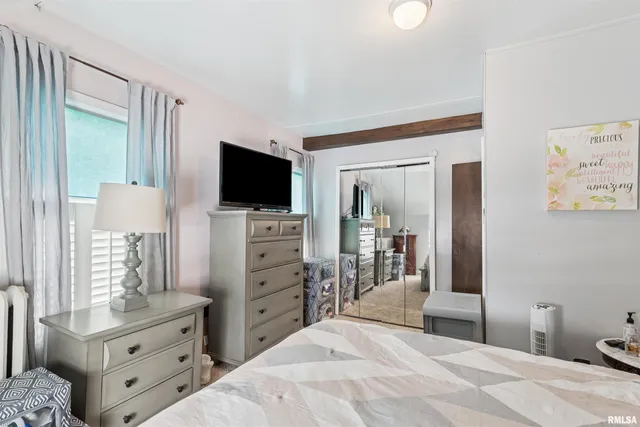 $89,000 | 864 West Grove Street, Galesburg, IL 61401