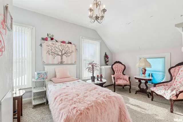 $89,000 | 864 West Grove Street, Galesburg, IL 61401