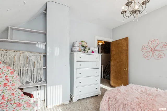 $89,000 | 864 West Grove Street, Galesburg, IL 61401