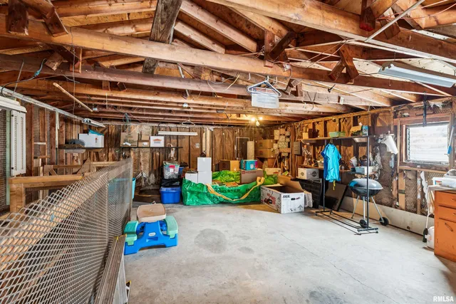 $89,000 | 864 West Grove Street, Galesburg, IL 61401