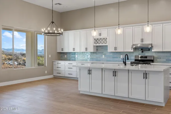 $799,000 | 15900 Lone Fox Trail, Dewey, AZ 86327