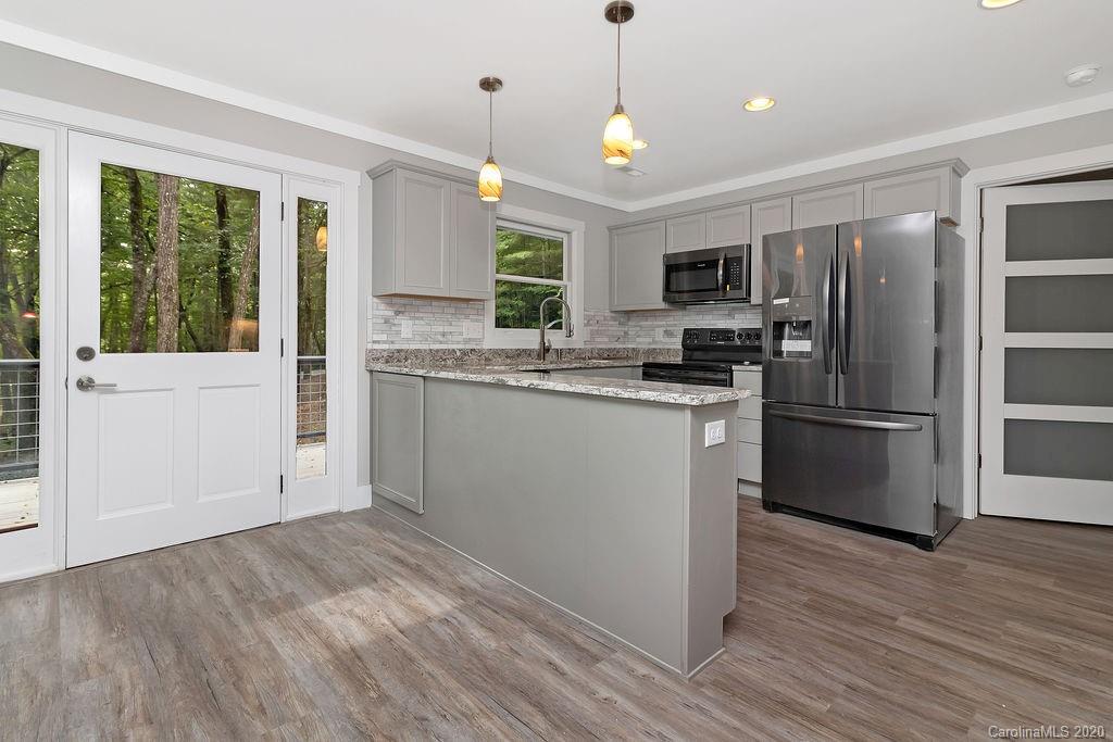 544 B Blue Ridge Road Lake Toxaway, NC 28747 - Photo 5 of 46 Gallery Image 5