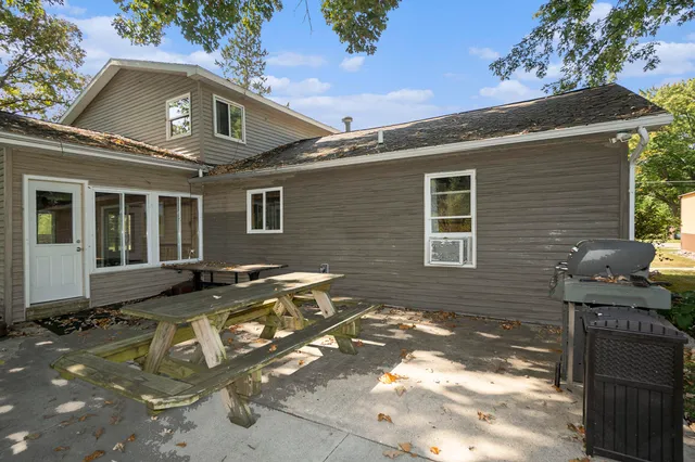 $650,000 | 7842 Main Street, Newaygo, MI 49337