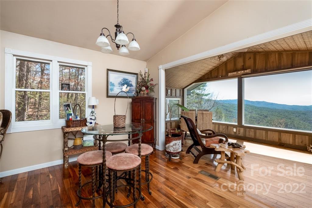 425 Arrowhead Ridge Road Brevard, NC 28712 - Photo 11 of 35 Gallery Image 11