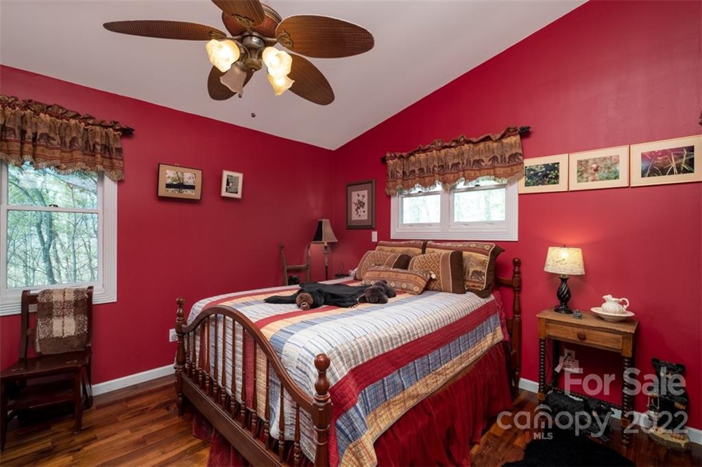 425 Arrowhead Ridge Road Brevard, NC 28712 - Photo 23 of 35 Gallery Image 23