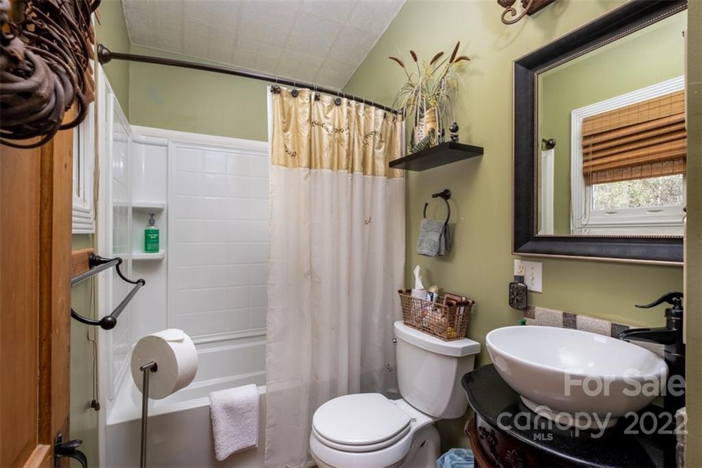 425 Arrowhead Ridge Road Brevard, NC 28712 - Photo 24 of 35 Gallery Image 24