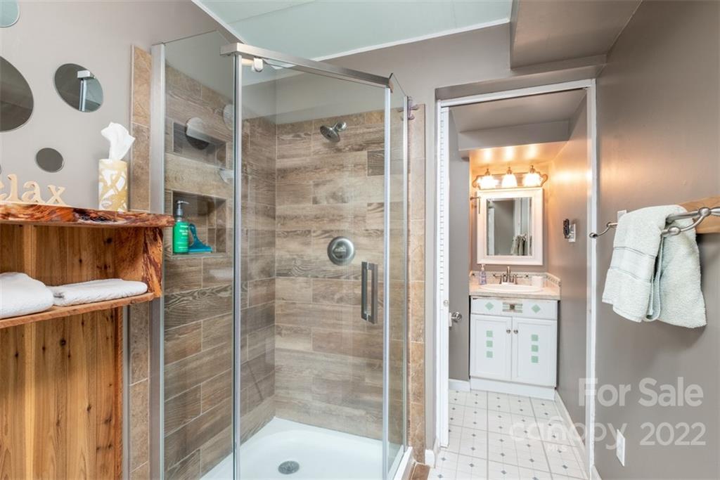 425 Arrowhead Ridge Road Brevard, NC 28712 - Photo 28 of 35 Gallery Image 28