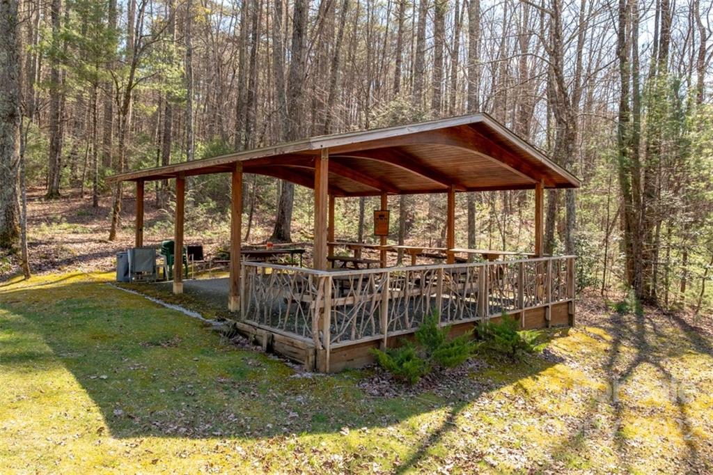 425 Arrowhead Ridge Road Brevard, NC 28712 - Photo 34 of 35 Gallery Image 34