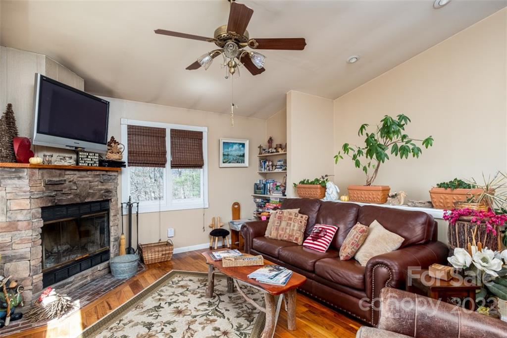 425 Arrowhead Ridge Road Brevard, NC 28712 - Photo 5 of 35 Gallery Image 5