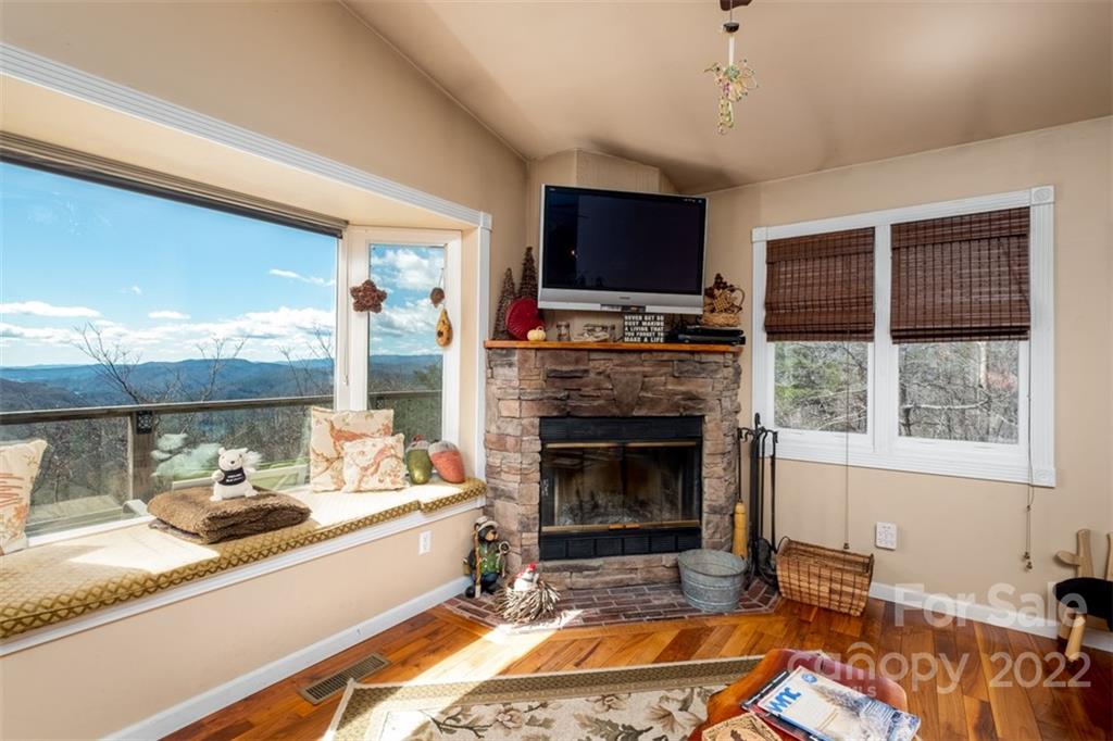 425 Arrowhead Ridge Road Brevard, NC 28712 - Photo 6 of 35 Gallery Image 6