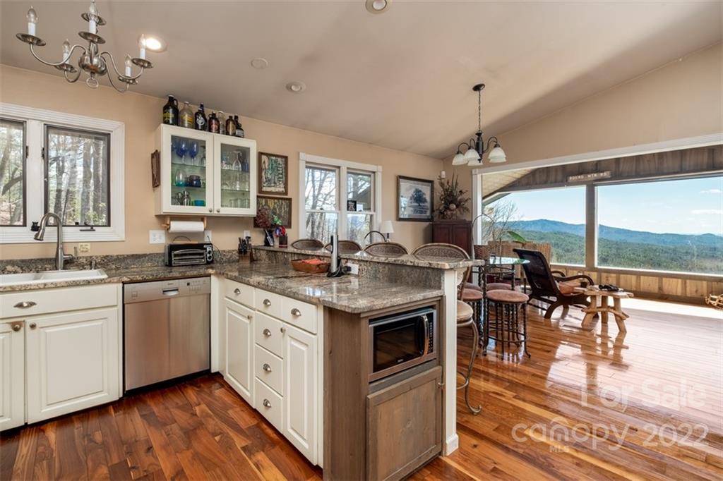 425 Arrowhead Ridge Road Brevard, NC 28712 - Photo 10 of 35 Gallery Image 10