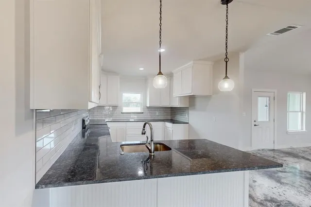 $314,000 | 7 Smyrna Road, Sunset, TX 76270