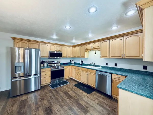 $385,000 | 20 Deerbrook Circle, Hayesville, NC 28904