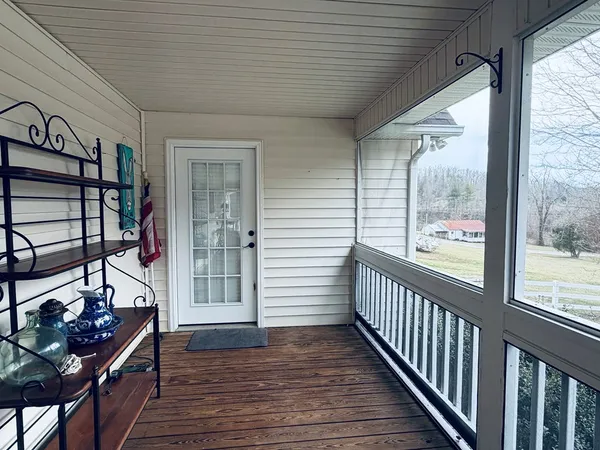 $385,000 | 20 Deerbrook Circle, Hayesville, NC 28904