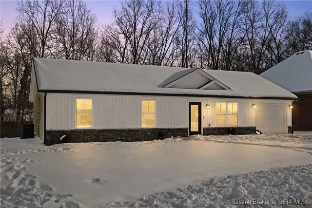 $239,900 | 850 Twin Oaks Drive, Henryville, IN 47126