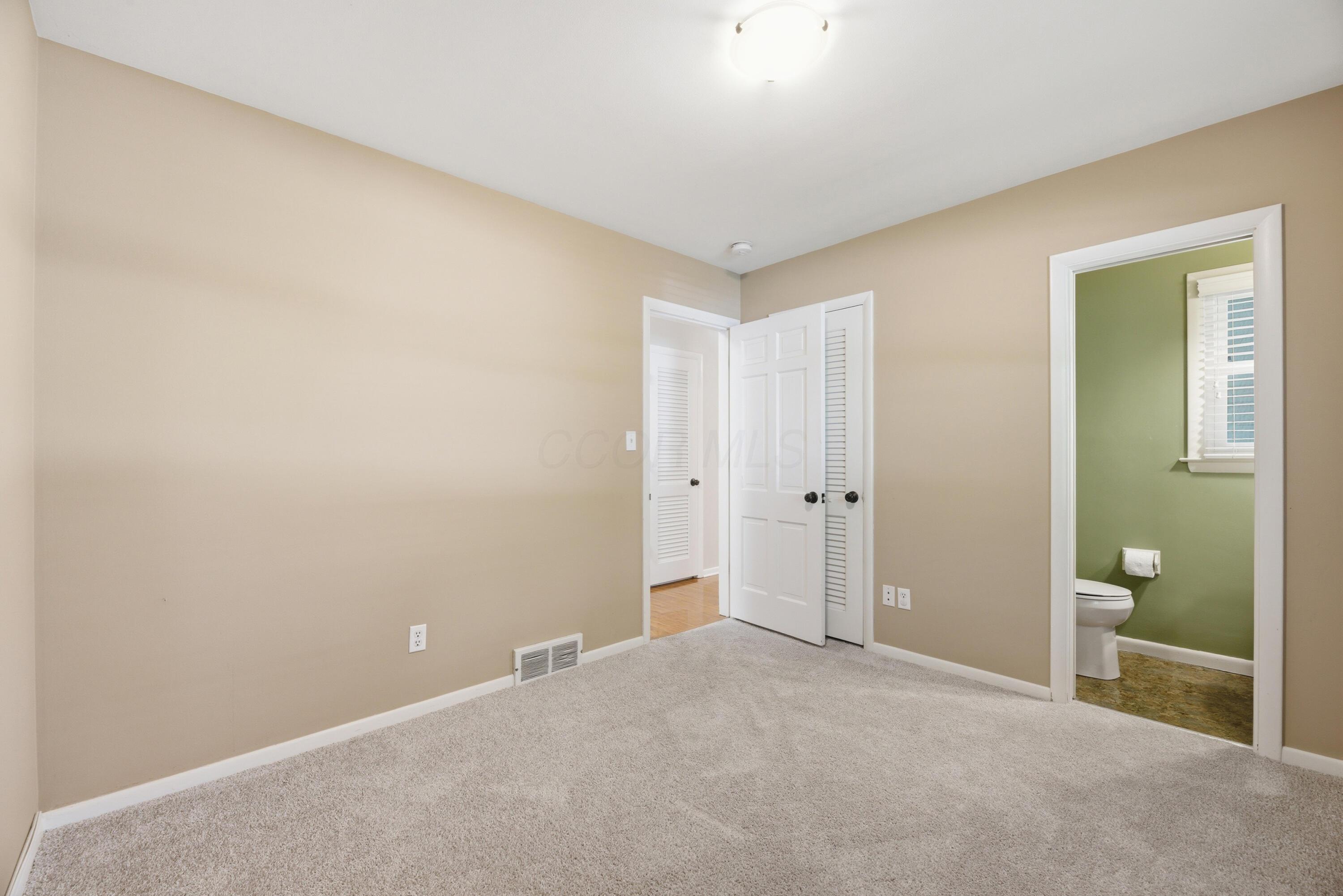1491 Kirkley Road Columbus, OH 43221 - Photo 19 of 49