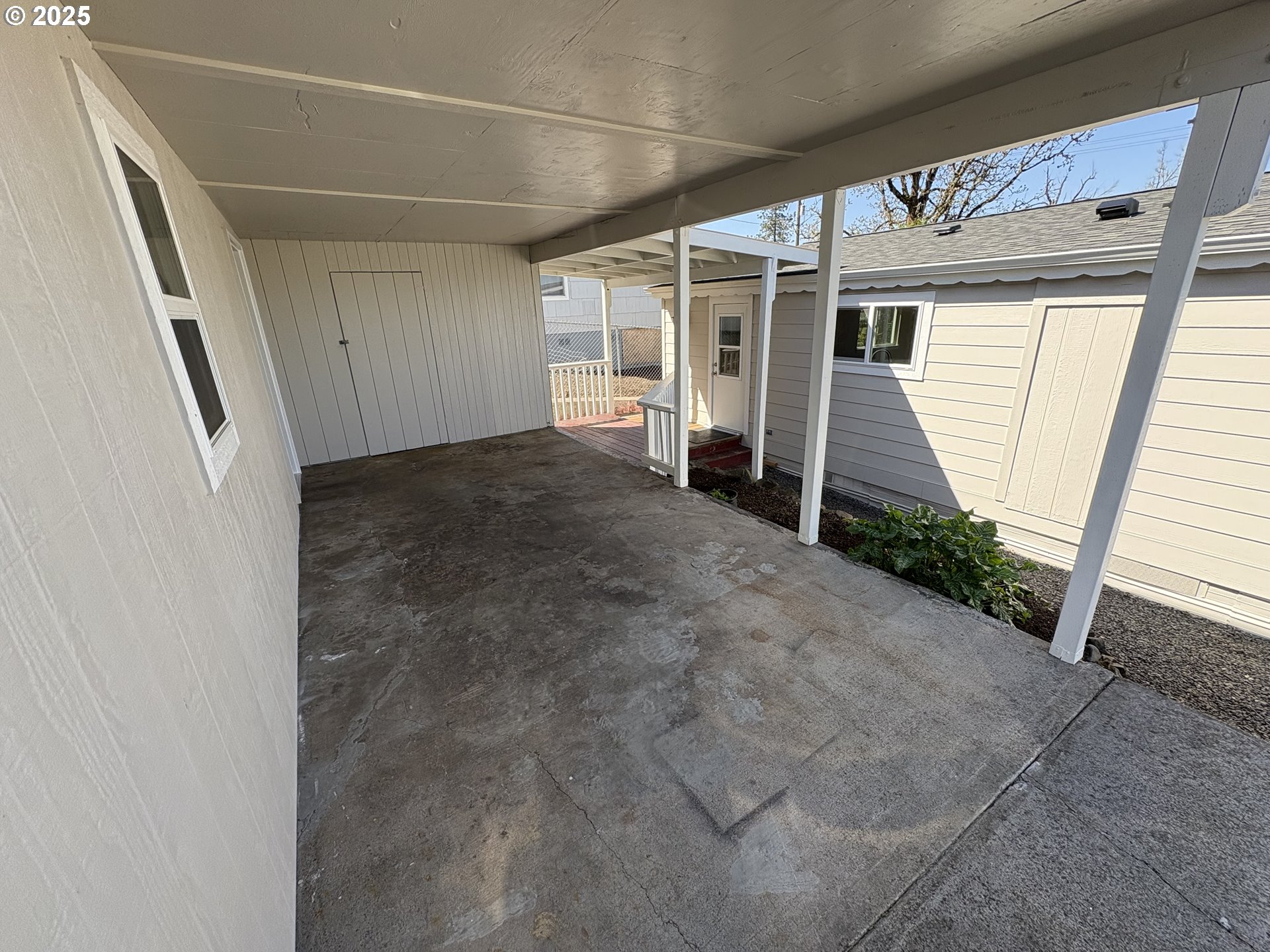 605 South 2nd Street Springfield, OR 97477 - Photo 17 of 20 a view of a house with porch