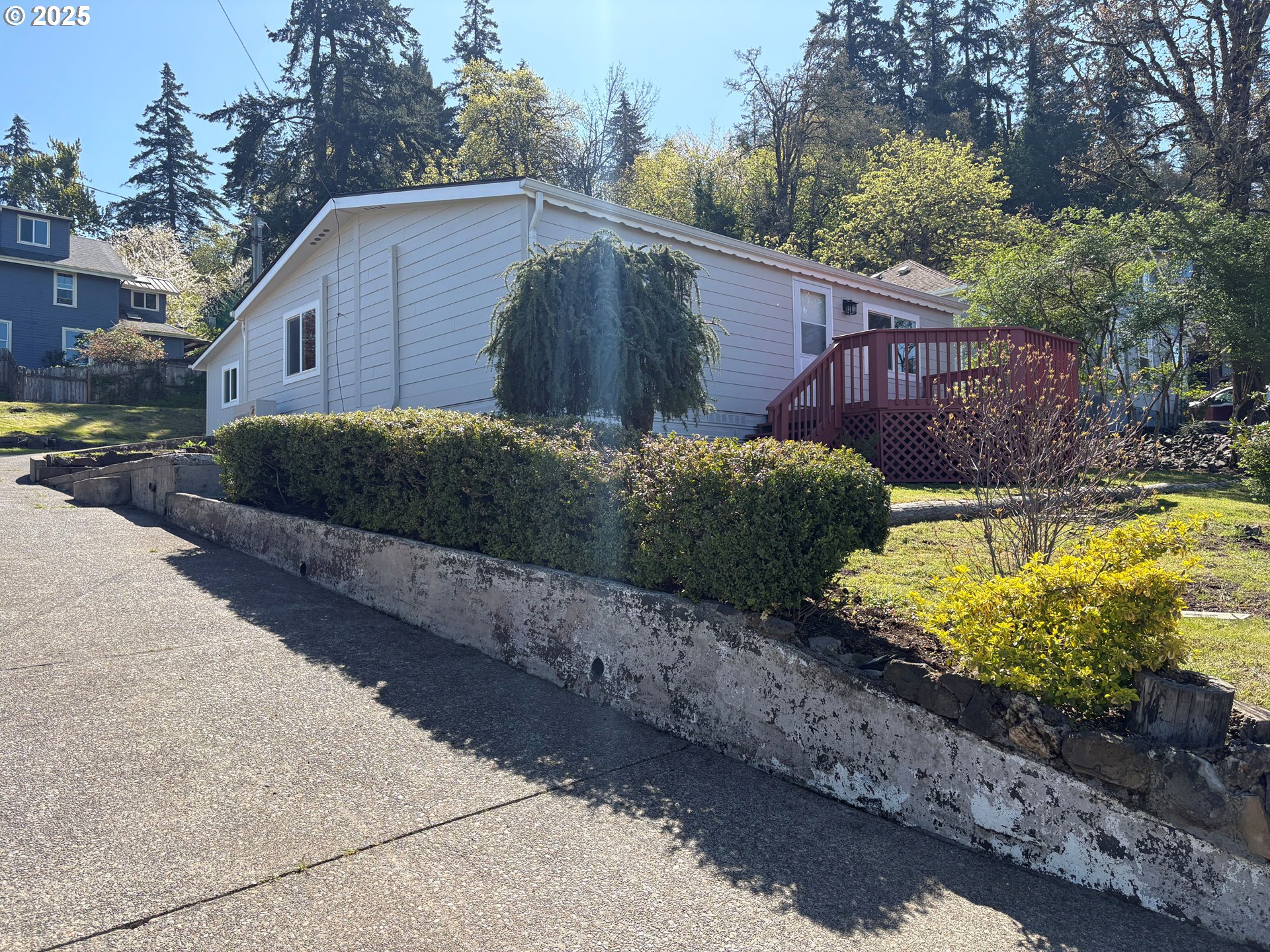 605 South 2nd Street Springfield, OR 97477 - Photo 2 of 20 a view of a house with a yard