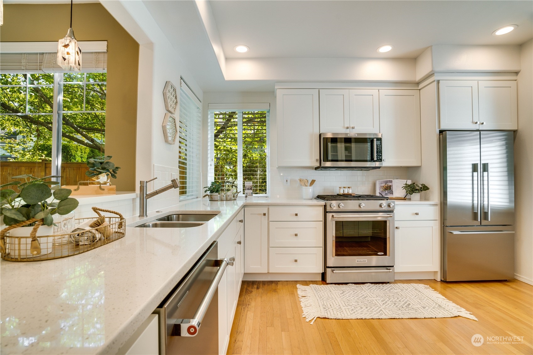 4534 Northeast 6th Court Renton, WA 98059 - Photo 4 of 40 Gallery Image 4