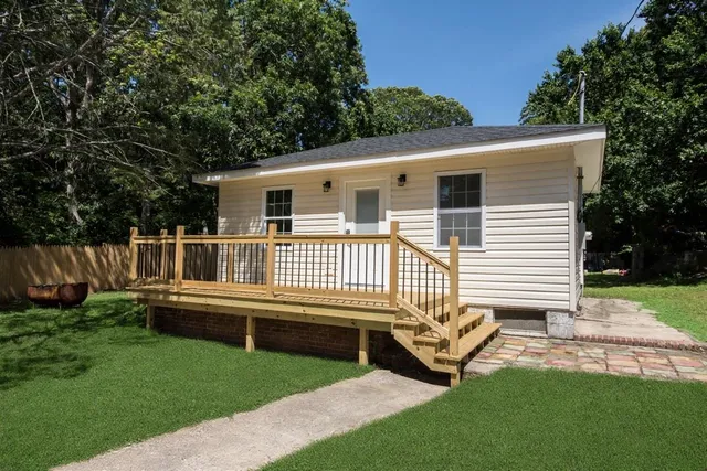 $599,999 | 64 Maple Avenue South, Flanders, NY 11901