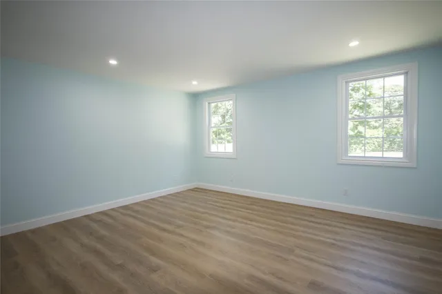 $599,999 | 64 Maple Avenue South, Flanders, NY 11901