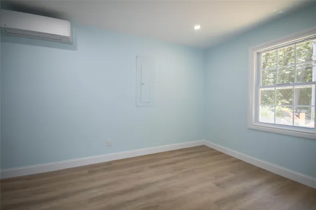 $599,999 | 64 Maple Avenue South, Flanders, NY 11901