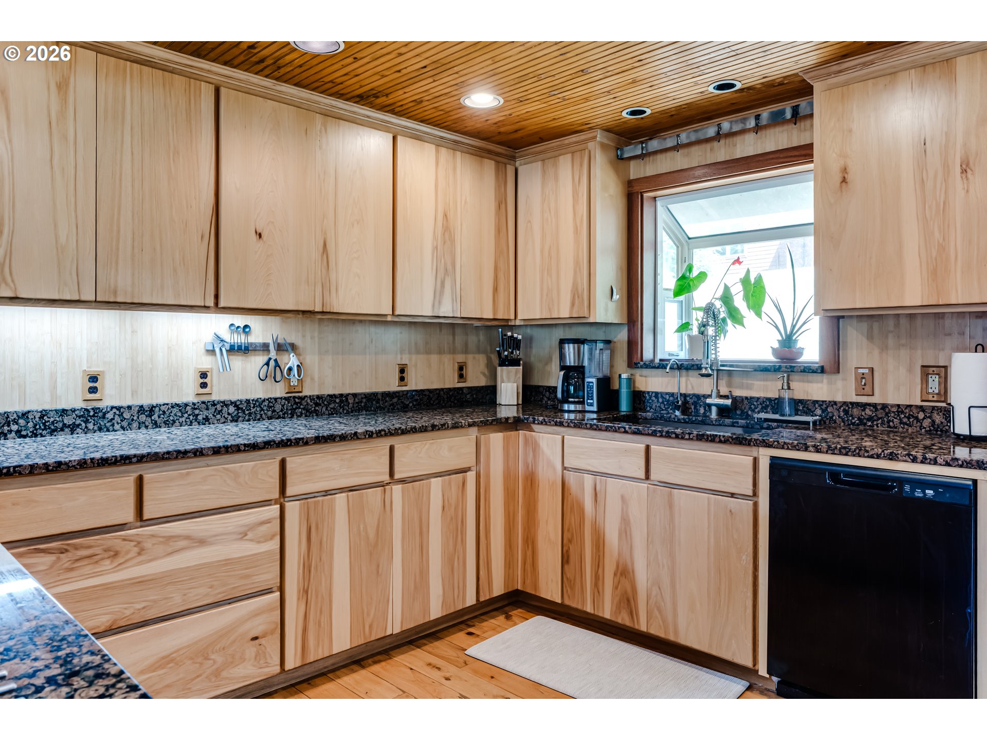 38481 Cartwright Creek Road Marcola, OR 97454 - Photo 13 of 46 Kitchen