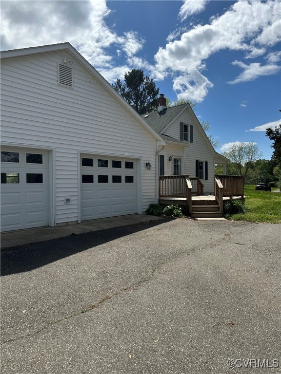 860 Allens Lake Road Dillwyn, VA 23936 - Photo 25 of 47 View of front of property featuring driveway and a
