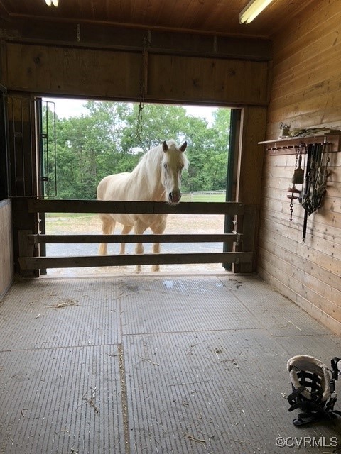 860 Allens Lake Road Dillwyn, VA 23936 - Photo 4 of 47 View of horse barn