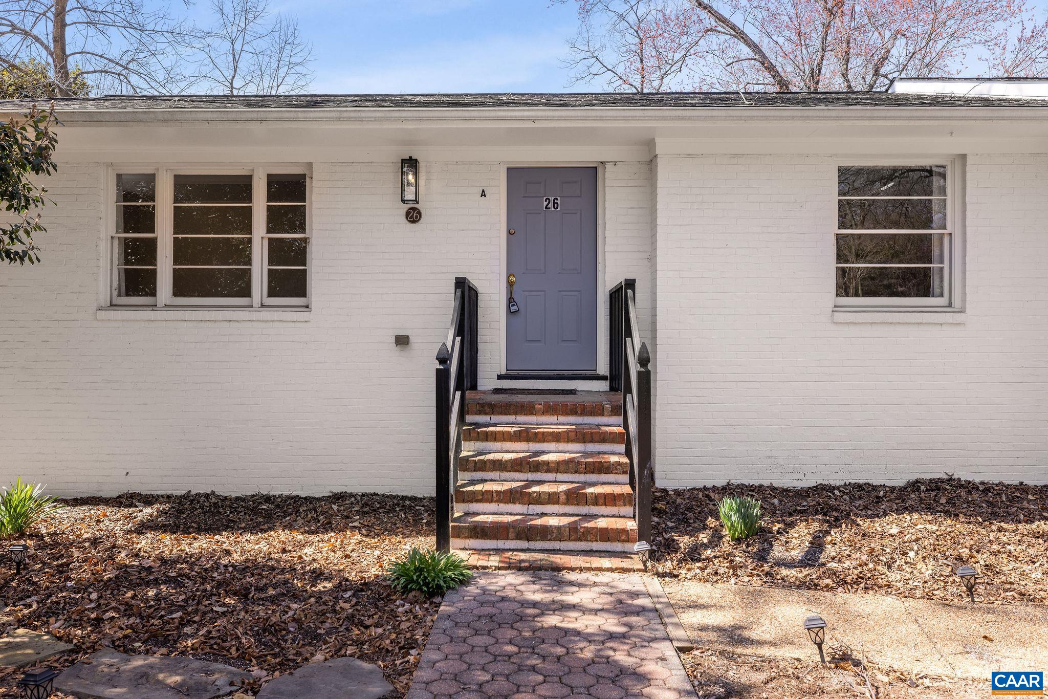 26 University Circle Charlottesville, VA 22903 - Photo 5 of 38 a front view of a house